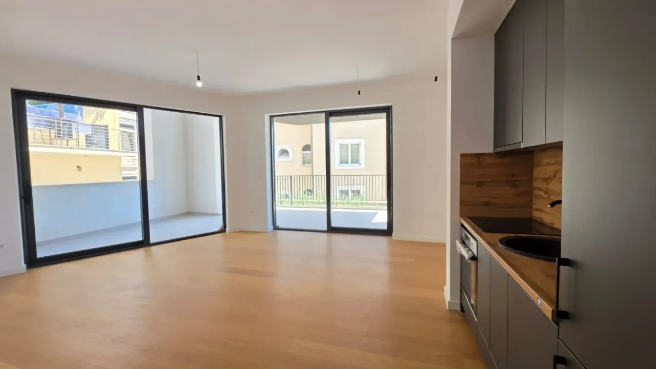 Sale, one bedroom apartment, 77m², Bečići, Budva