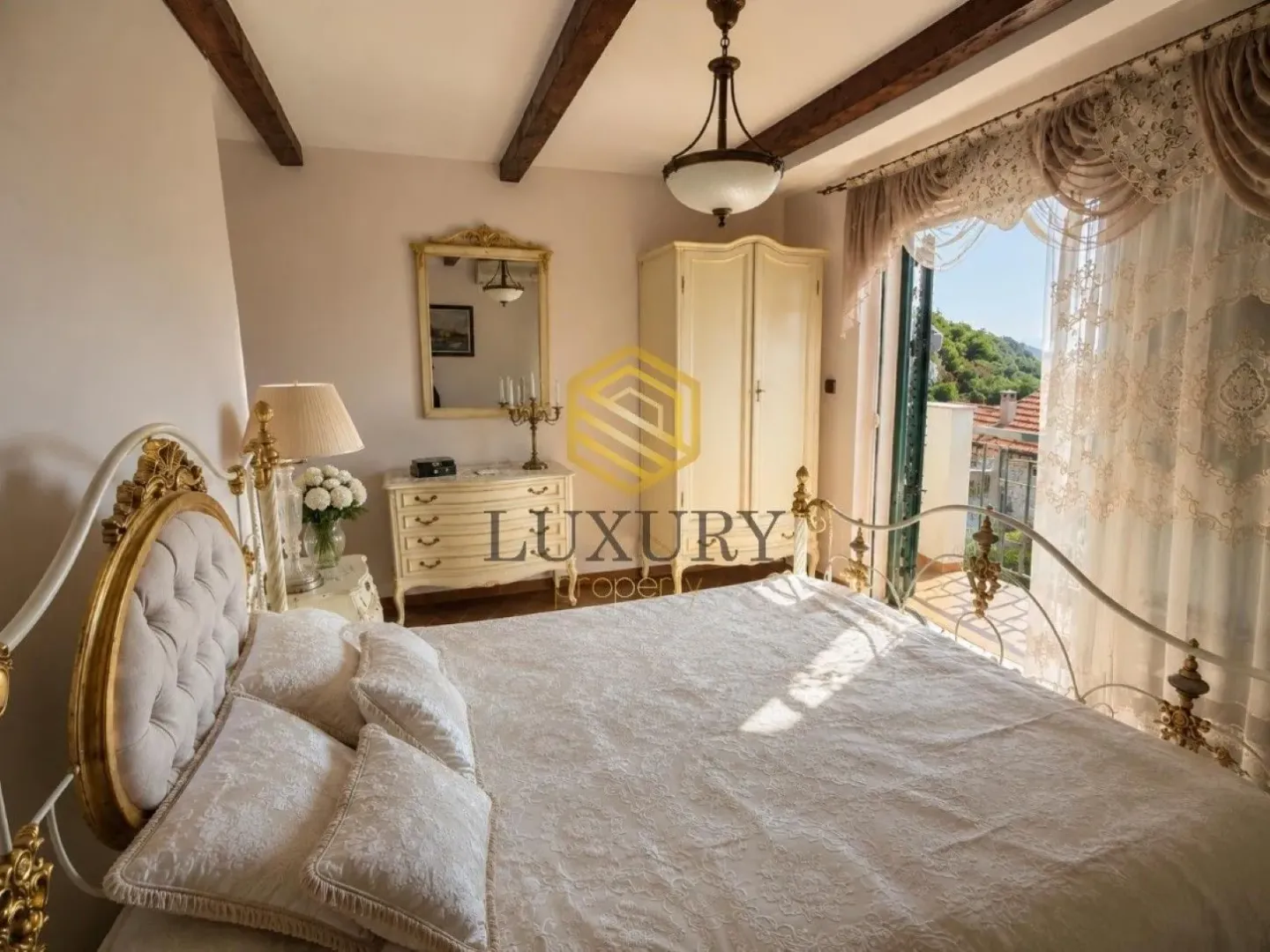 Izdavanje, kuća, 180m², Bečići, Budva