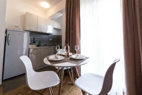 Rent, one bedroom apartment, 45m², Blok 6, Podgorica - image 5