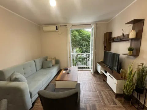 Izdavanje, dvosoban stan, 68m², Topla, Herceg Novi