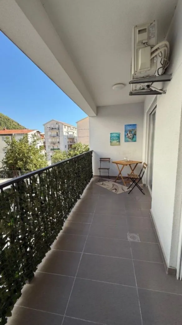 Rent, one bedroom apartment, 42m², Centar, Budva