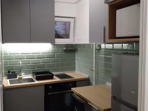 Izdavanje, dvosoban stan, 46m², Stari grad, Novi Sad - image 2