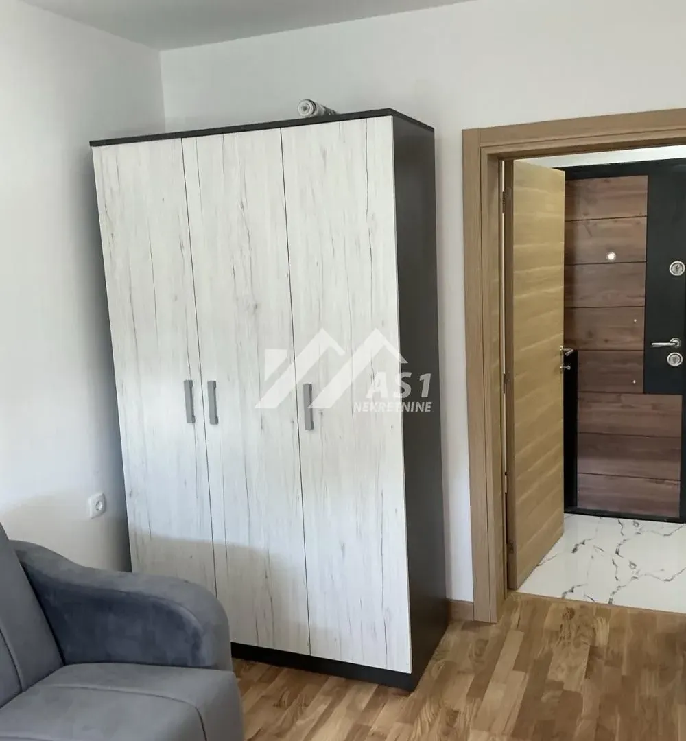 Izdavanje, trosoban stan, 50m², Detelinara, Novi Sad Sve Podlokacije