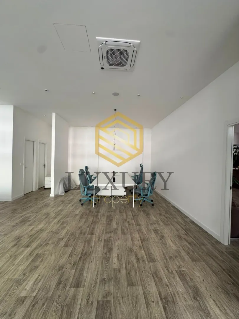 Rent, office space, 140m², Master Kvart, Podgorica