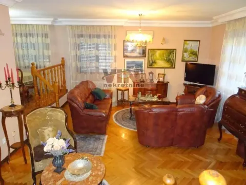 Sale, house, 415m², Sremska Mitrovica, Srbija