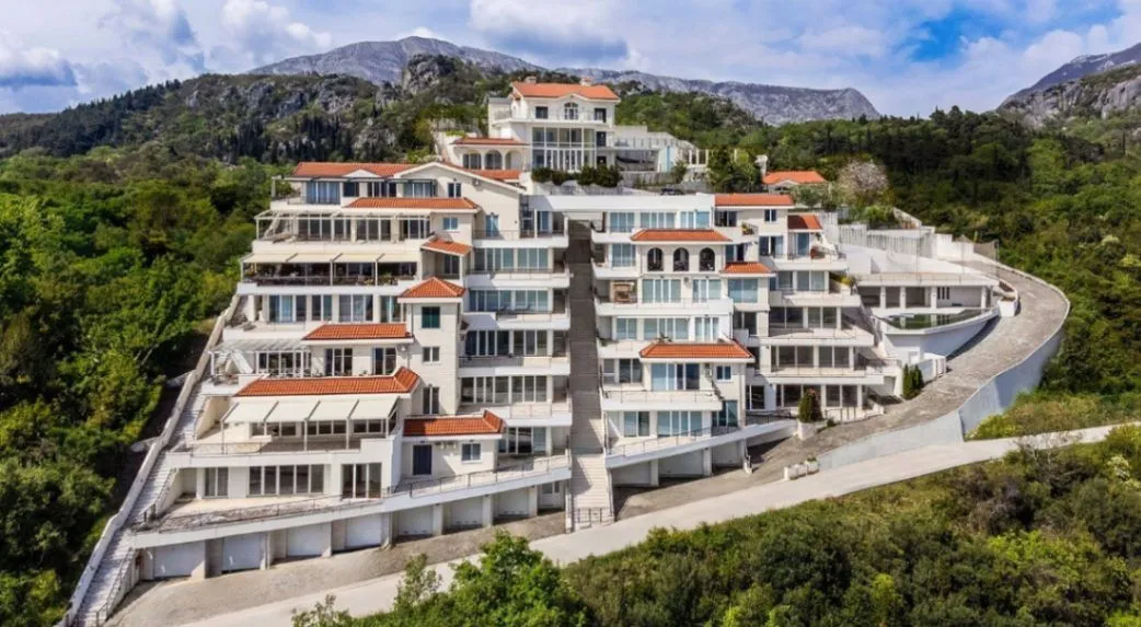 Sale, three bedroom apartment, 213m², Topla, Herceg Novi