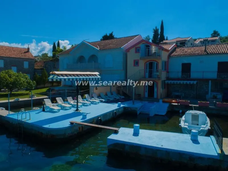 Prodaja, kuća, 160m², Đuraševići, Tivat
