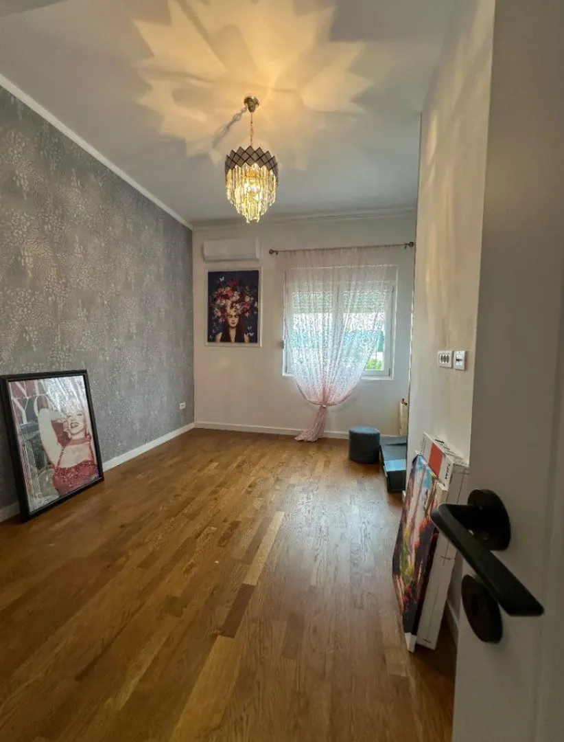Prodaja, četvorosoban stan, 130m², Zabjelo, Podgorica