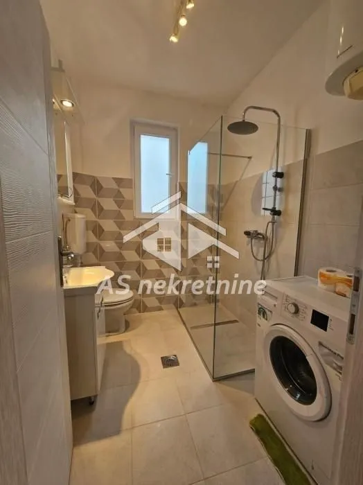 Izdavanje, dvosoban stan, 47m², Đeram Pijaca, Beograd
