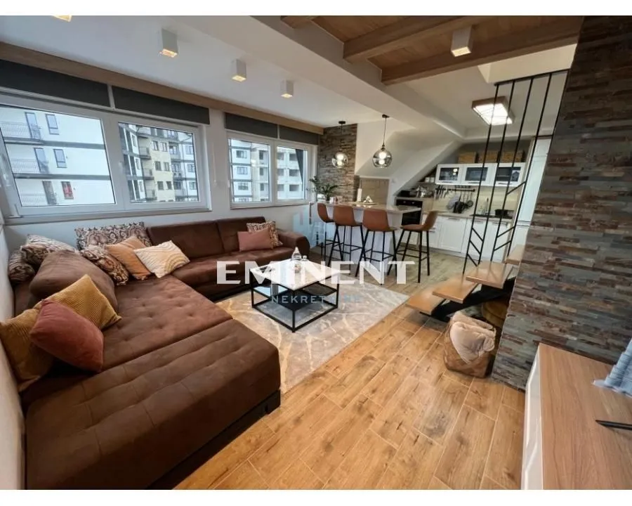 Prodaja, trosoban stan, 59m², Centar, Zlatibor