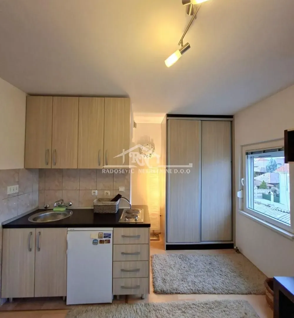 Prodaja, stan, 25m², Borča 1, Borča Sve Podlokacije