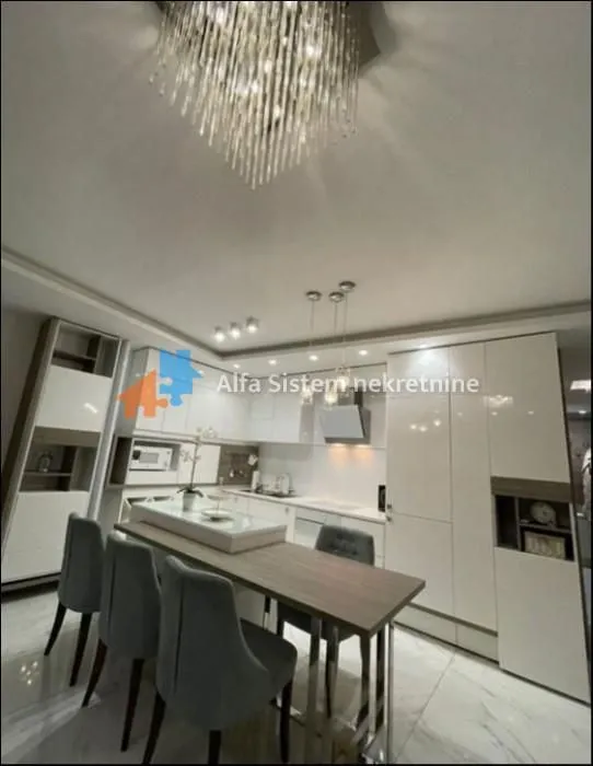 Izdavanje, dvosoban stan, 56m², Čubura, Beograd