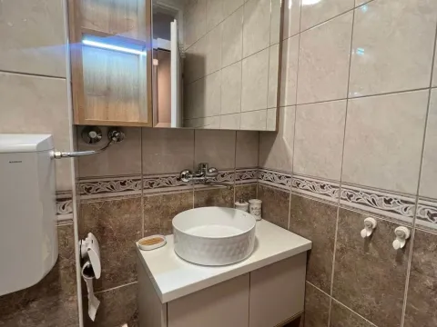 Izdavanje, jednosoban stan, 45m², Dalmatinska ulica, Podgorica - image 7