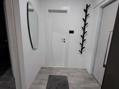 Rent, one bedroom apartment, 40m², Bečići, Budva - image 7