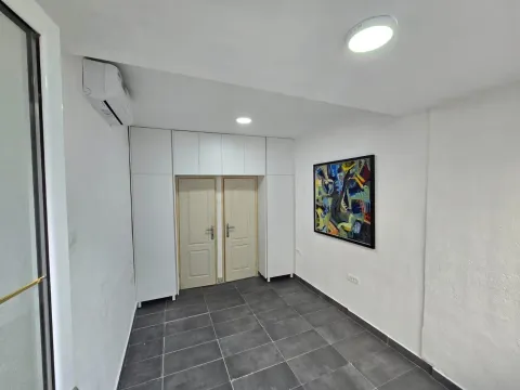 Rent, office space, 14m², Pejton, Podgorica - image 3