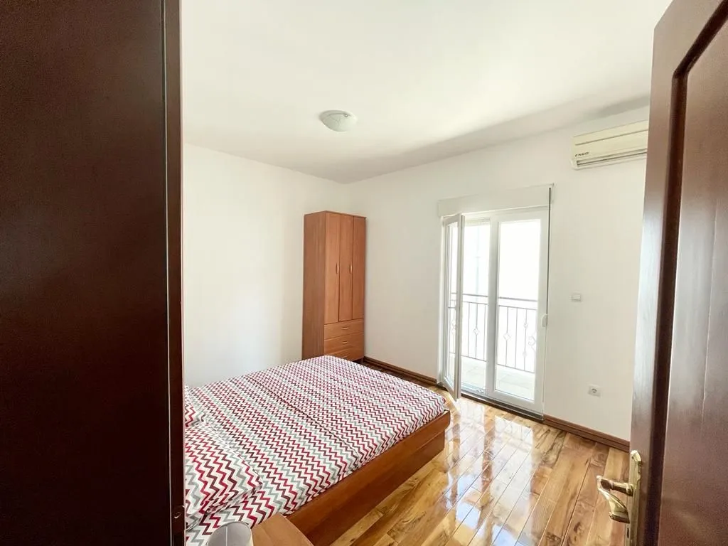 Prodaja, dvosoban stan, 88m², Đenovići, Herceg Novi