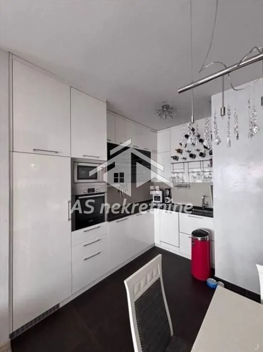 Rent, four bedroom apartment, 105m², Savski Venac, Beograd