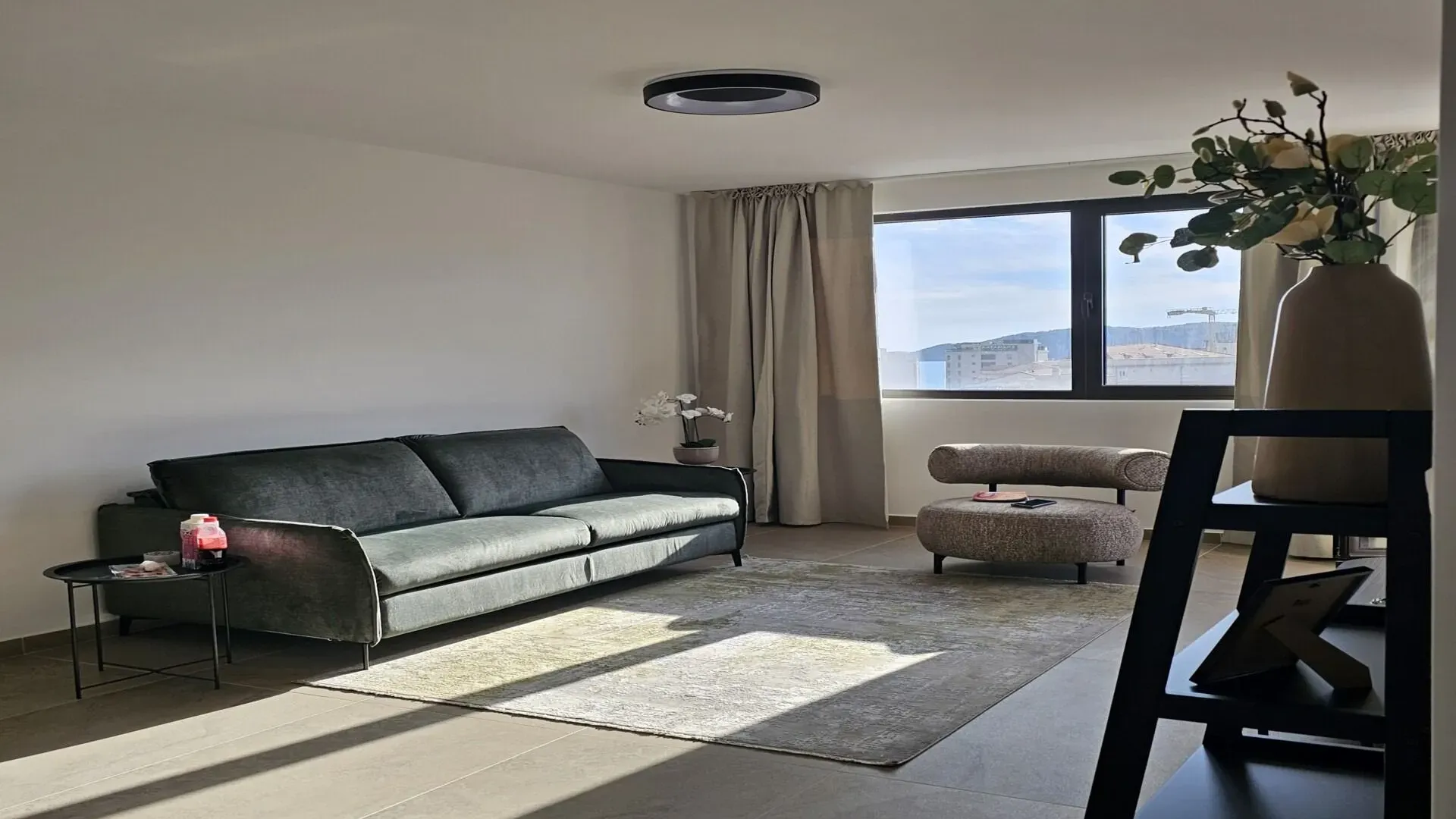 Rent, one bedroom apartment, 46m², Bečići, Budva