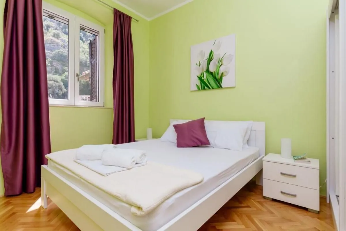 Prodaja, dvosoban stan, 62m², Grad, Kotor