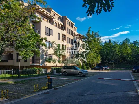 Sale, four bedroom apartment, 193m², Kruševac, Podgorica - image 21