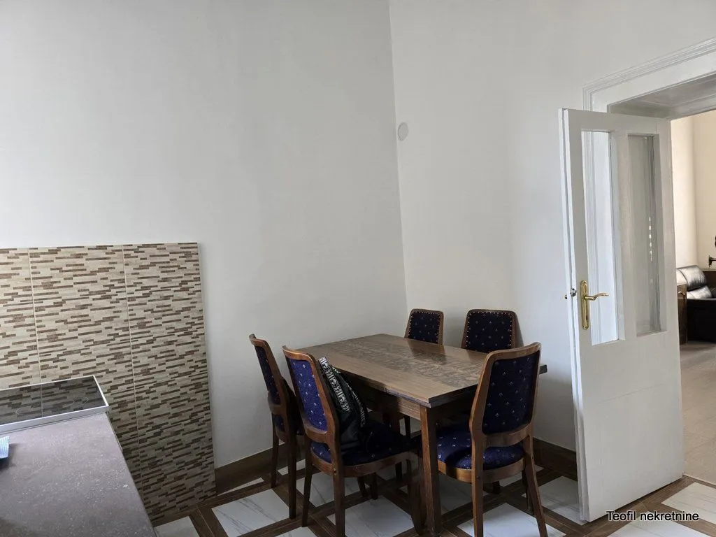 Izdavanje, dvosoban stan, 72m², Zemun Centar, Zemun Sve Podlokacije