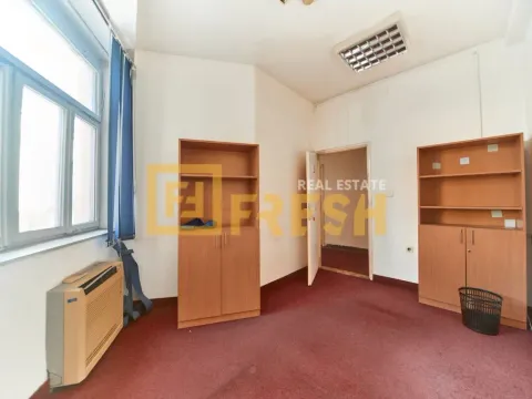 Rent, office space, 345m², Centar, Podgorica - image 22
