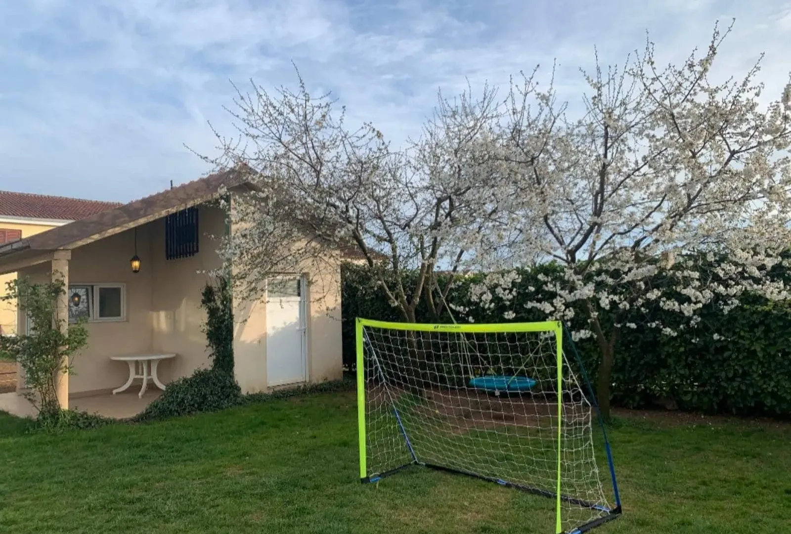 Izdavanje, kuća, 240m², Donja Gorica, Podgorica
