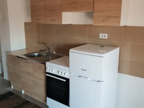 Izdavanje, jednosoban stan, 50m², Stari Aerodrom, Podgorica - image 5