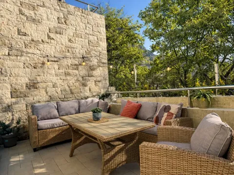 Sale, one bedroom apartment, 74m², Dobrota, Kotor - image 2