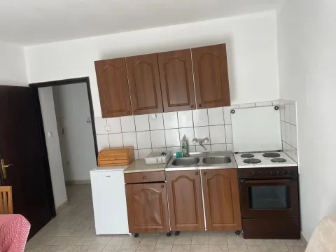 Izdavanje, jednosoban stan, 40m², Tre Canne, Budva - image 6