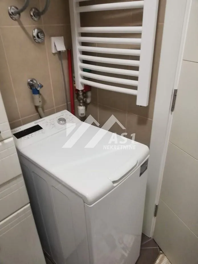 Izdavanje, jednosoban stan, 42m², Rotkvarija, Novi Sad Sve Podlokacije
