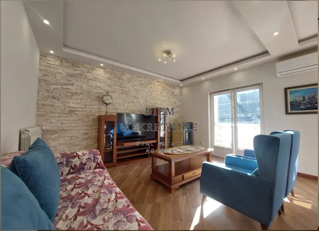 Rent, three bedroom apartment, 130m², Dobrota, Kotor