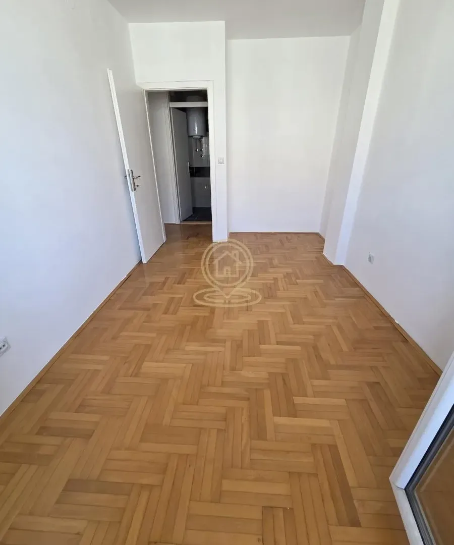 Prodaja, trosoban stan, 80m², Medijana, Niš