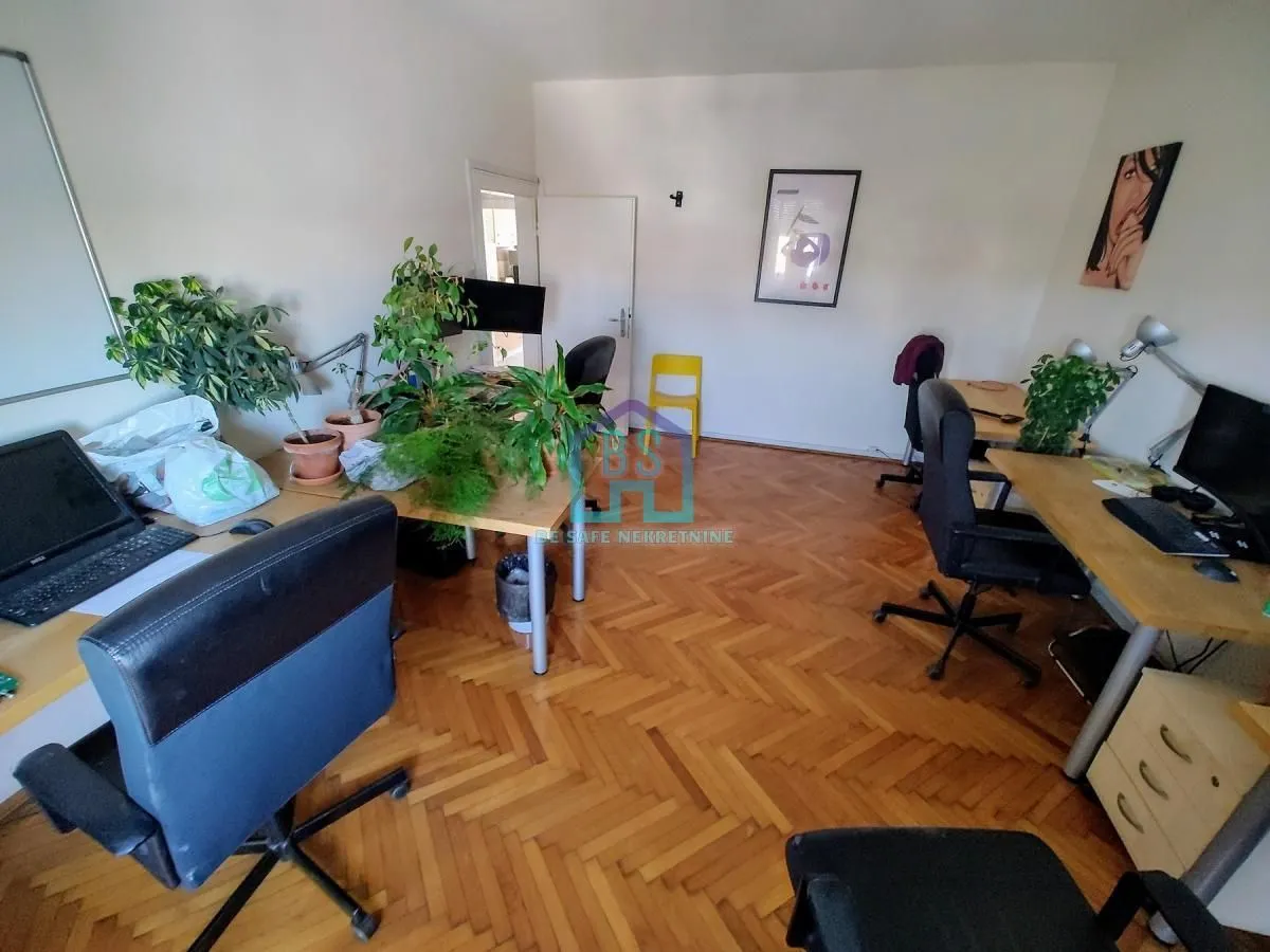 Prodaja, trosoban stan, 74m², Stari grad, Novi Sad