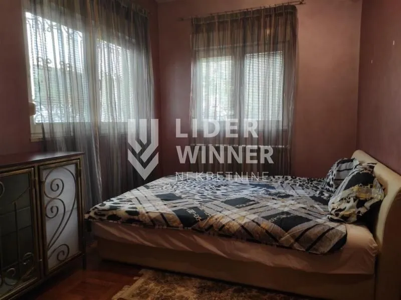 Rent, four bedroom apartment, 260m², Savski Venac, Beograd
