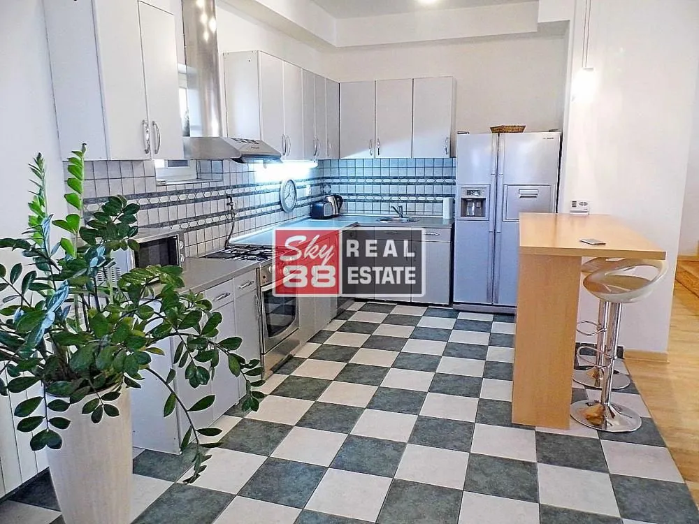 Rent, house, 400m², Zvezdara Sve Podlokacije, Beograd
