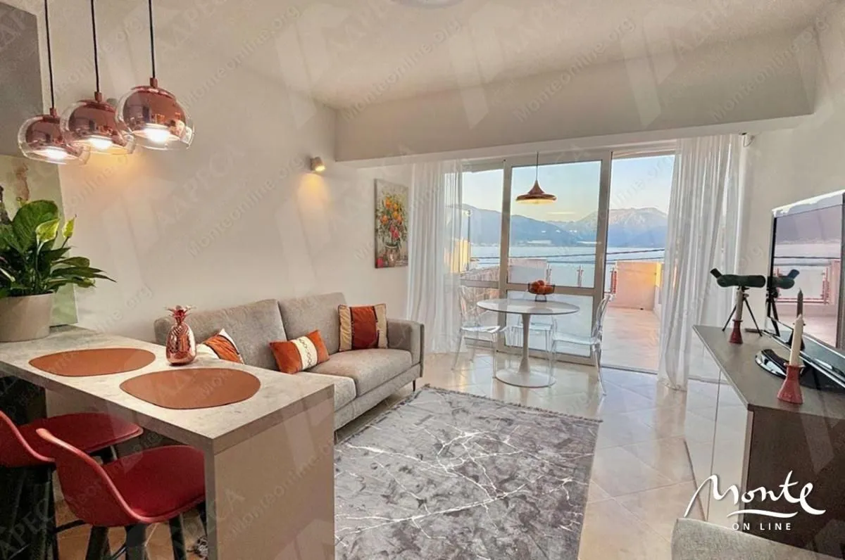 Prodaja, dvosoban stan, 120m², Krašići, Tivat