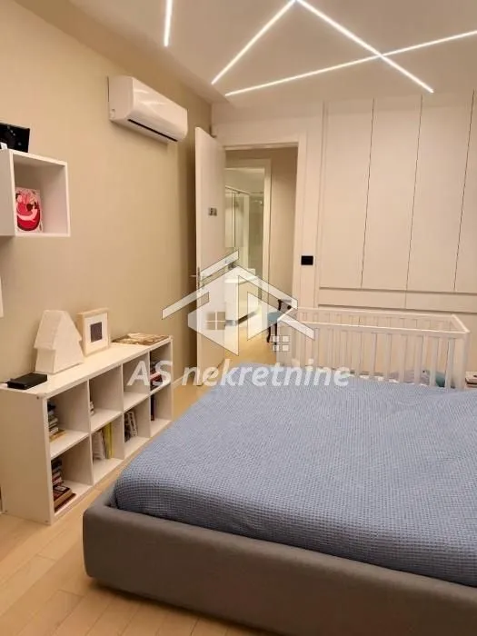 Izdavanje, četvorosoban stan, 103m², Stari Grad, Beograd