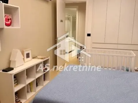Izdavanje, četvorosoban stan, 103m², Stari Grad, Beograd - image 12