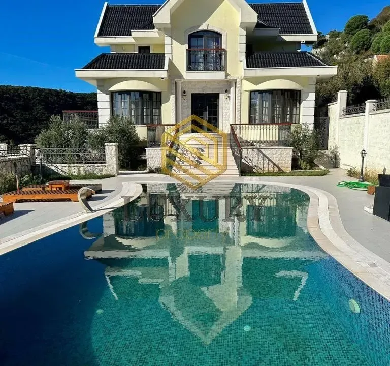 Sale, house, 400m², Centar, Budva