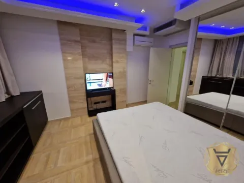 Izdavanje, trosoban stan, 148m², Savski Venac, Beograd - image 9