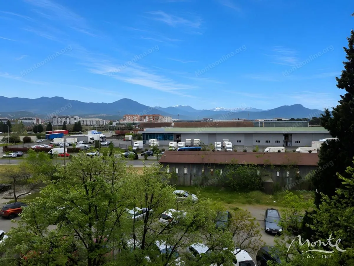Prodaja, dvosoban stan, 75m², Baston, Podgorica