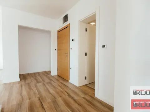 Prodaja, četvorosoban stan, 116m², Petrovaradin, Novi Sad - image 10