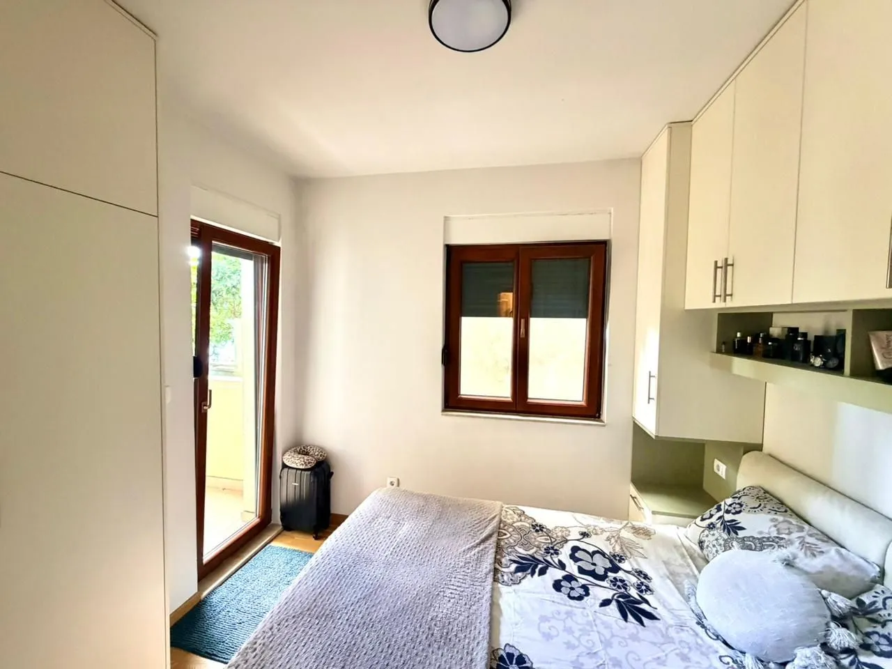 Izdavanje, jednosoban stan, 50m², Savina, Herceg Novi
