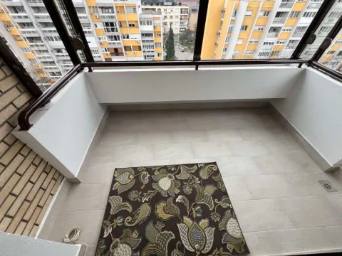 Izdavanje, trosoban stan, 94m², Pejton, Podgorica - image 12