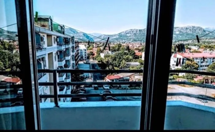 Izdavanje, jednosoban stan, 45m², Stari Aerodrom, Podgorica