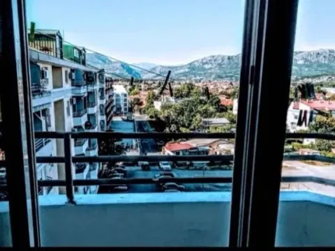 Izdavanje, jednosoban stan, 45m², Stari Aerodrom, Podgorica - image 1