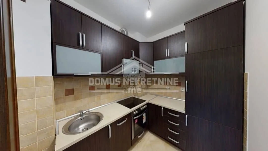 Prodaja, jednosoban stan, 47m², Krivi Most, Podgorica