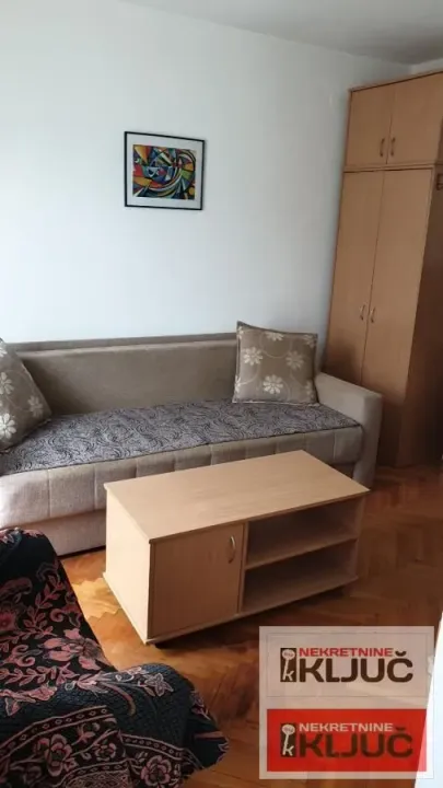 Izdavanje, garsonjera, 21m², Detelinara, Novi Sad Sve Podlokacije