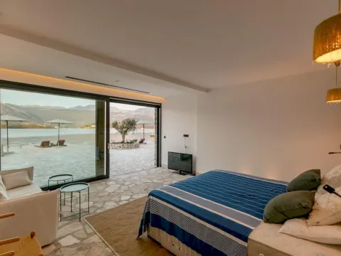 Rent, house, 676m², Đuraševići, Tivat - image 13